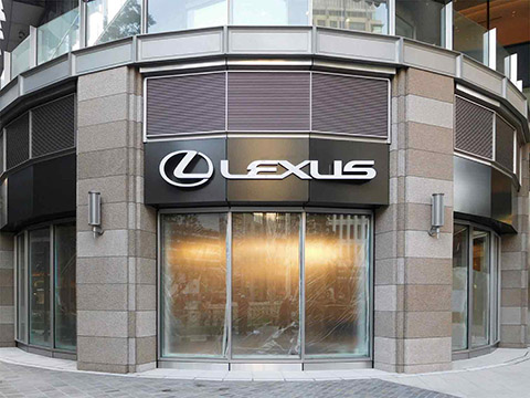 LEXUS MEETS...1